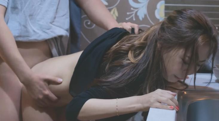 phim sex hành hạ Xả sữa chua vào bím gấu xinh thích thủ dâm